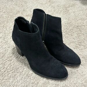 Black Mia brand boots